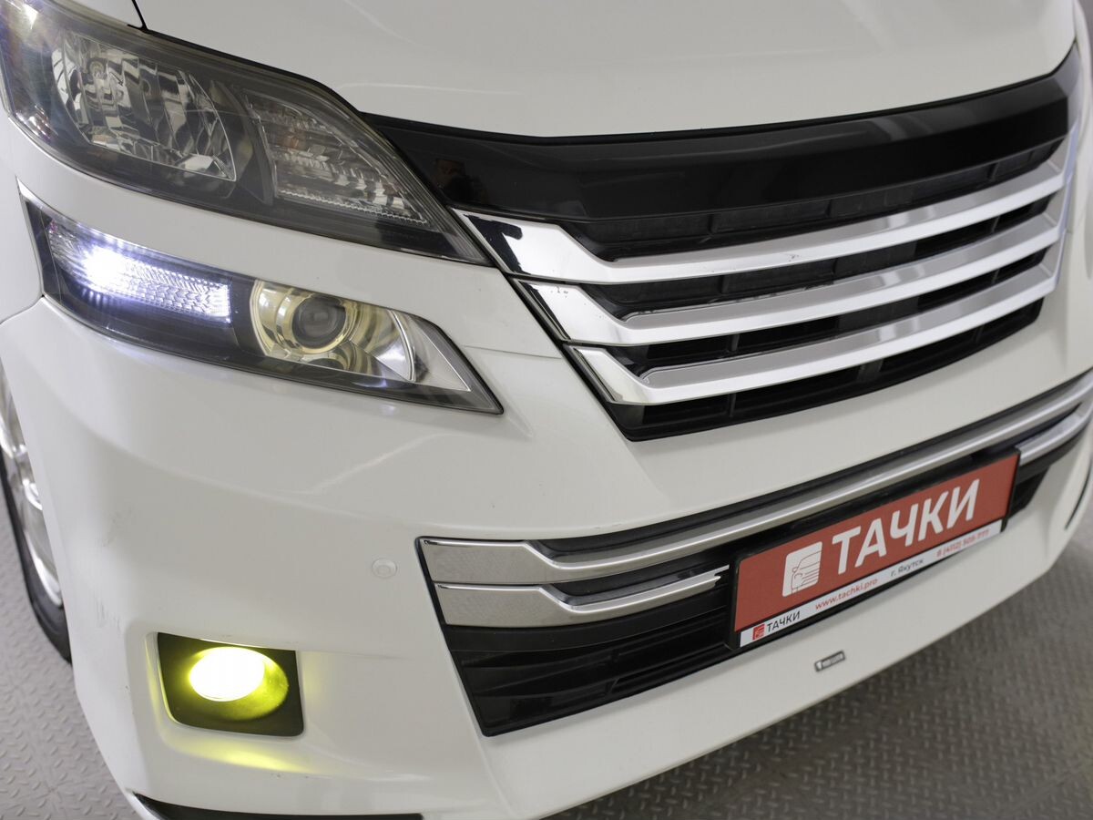 Toyota Vellfire 2012 - фото автомобиля