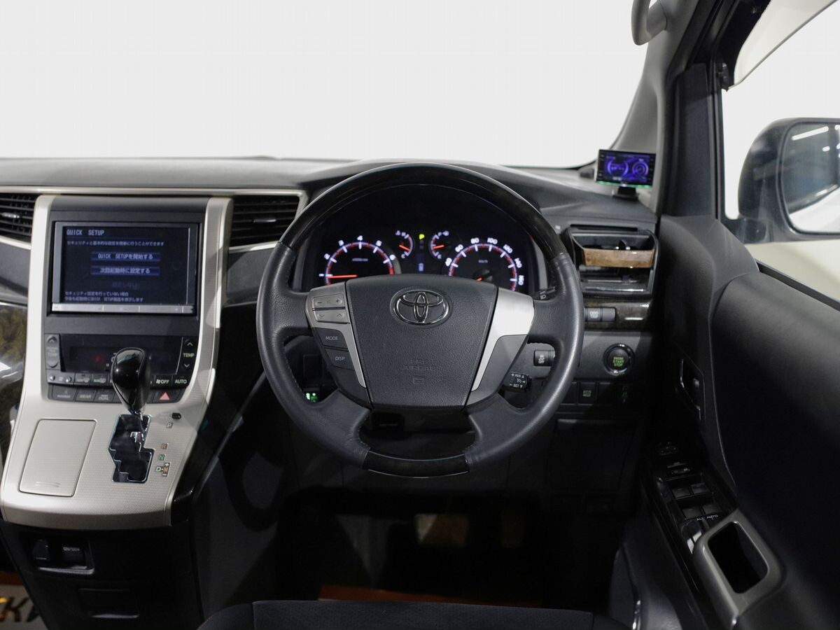 Toyota Vellfire 2012 - фото автомобиля