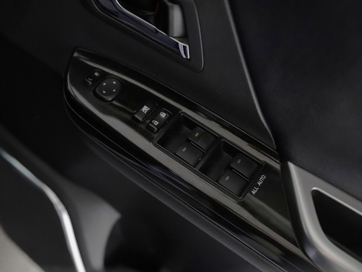 Toyota Vellfire 2012 - фото автомобиля