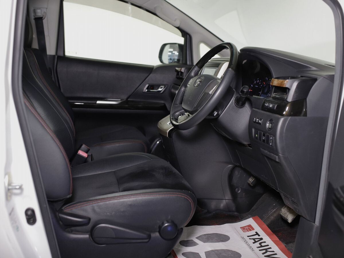 Toyota Vellfire 2012 - фото автомобиля