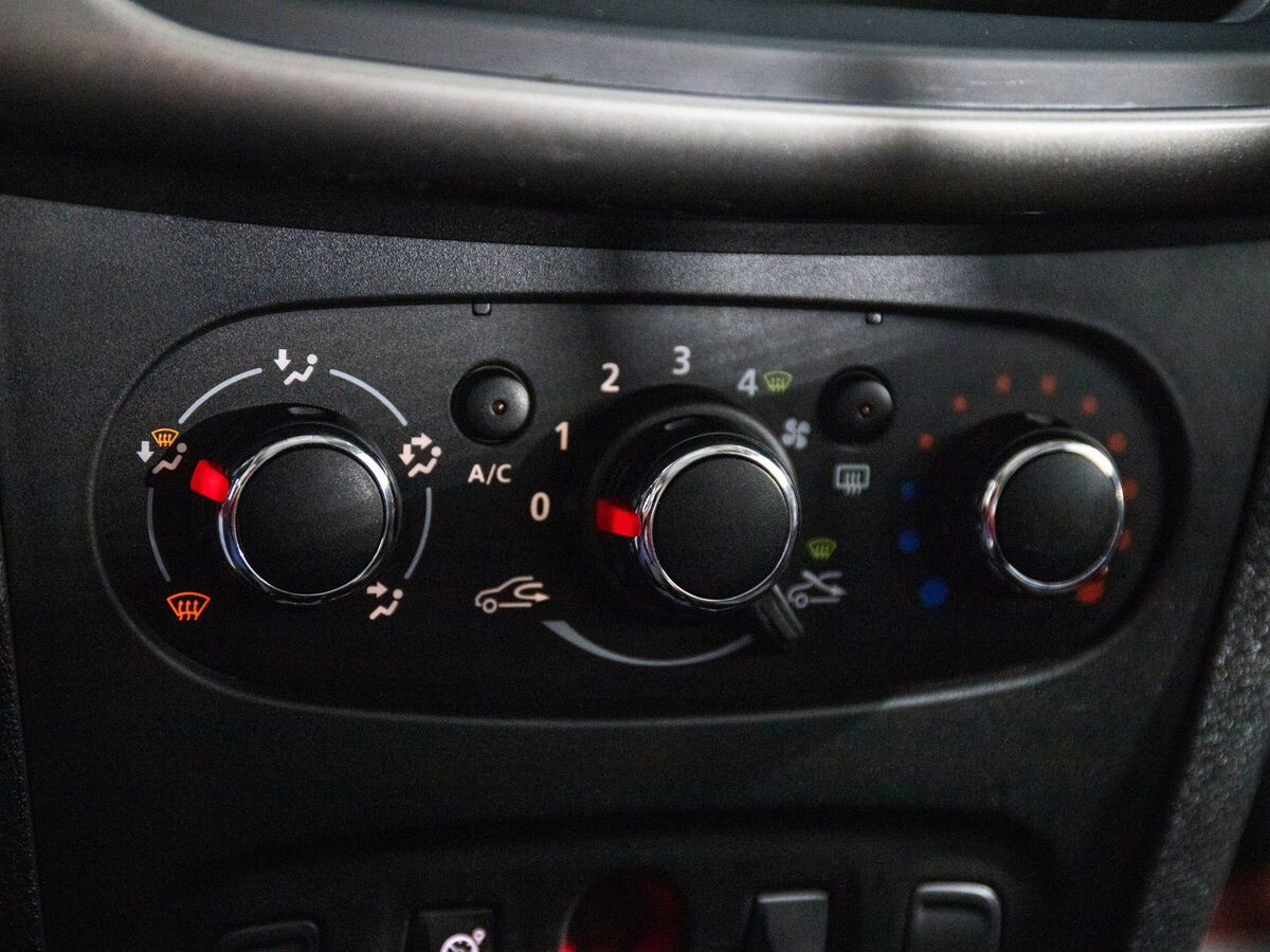 Renault Sandero 2018 - фото автомобиля