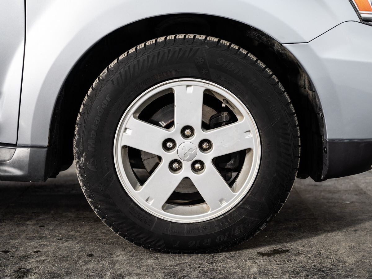 Mitsubishi Outlander 2011 - фото автомобиля