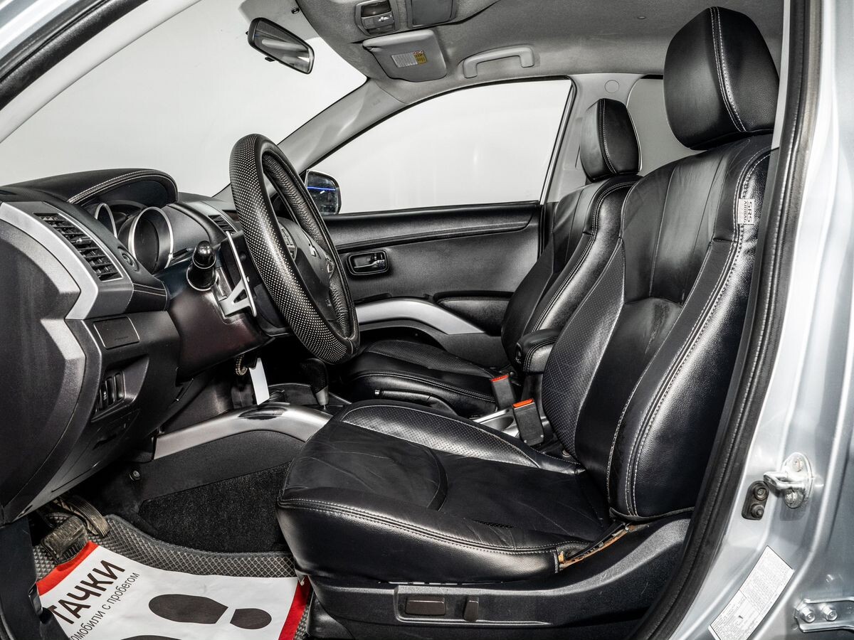 Mitsubishi Outlander 2011 - фото автомобиля