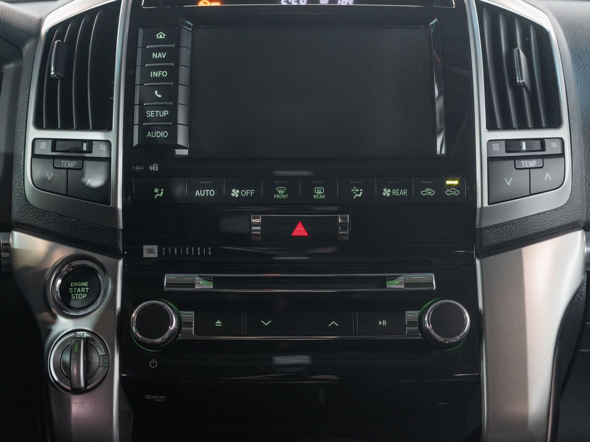 Toyota Land Cruiser 2013 - фото автомобиля