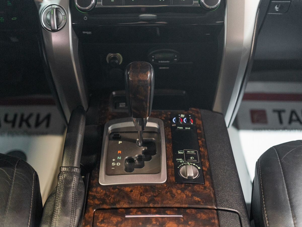 Toyota Land Cruiser 2013 - фото автомобиля