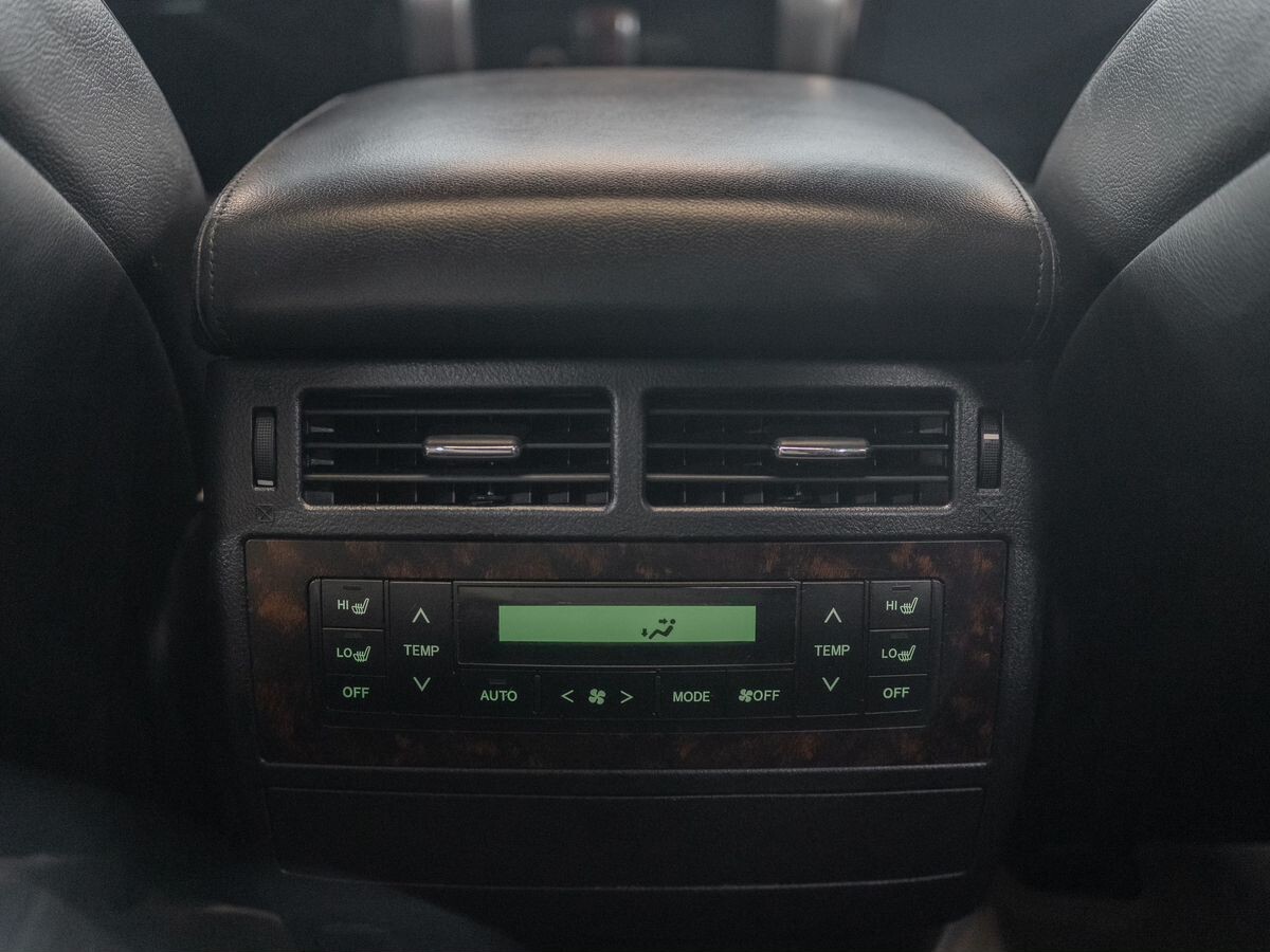 Toyota Land Cruiser 2013 - фото автомобиля