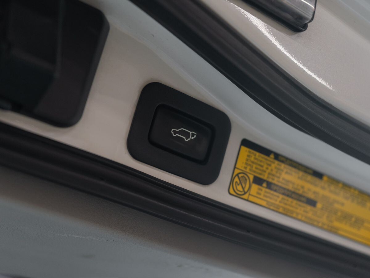 Toyota Land Cruiser 2013 - фото автомобиля