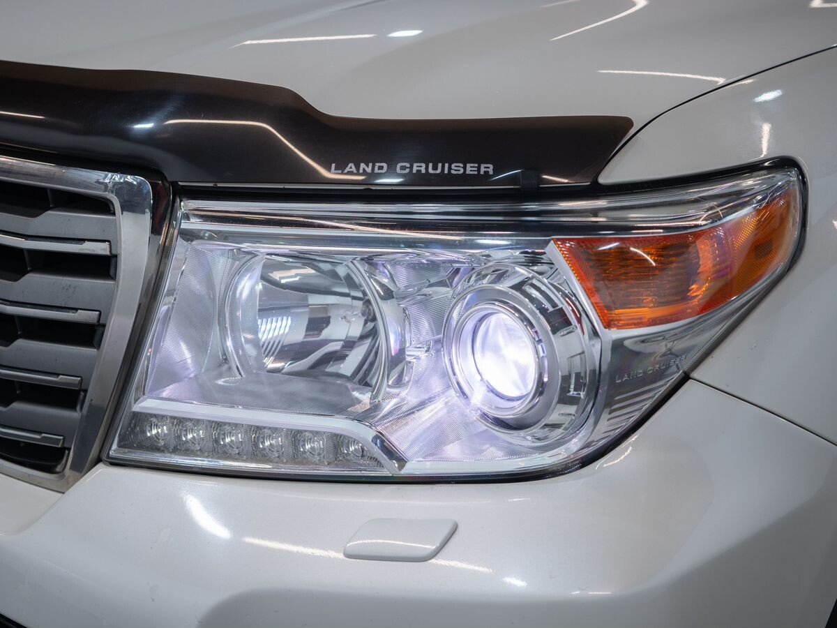 Toyota Land Cruiser 2013 - фото автомобиля