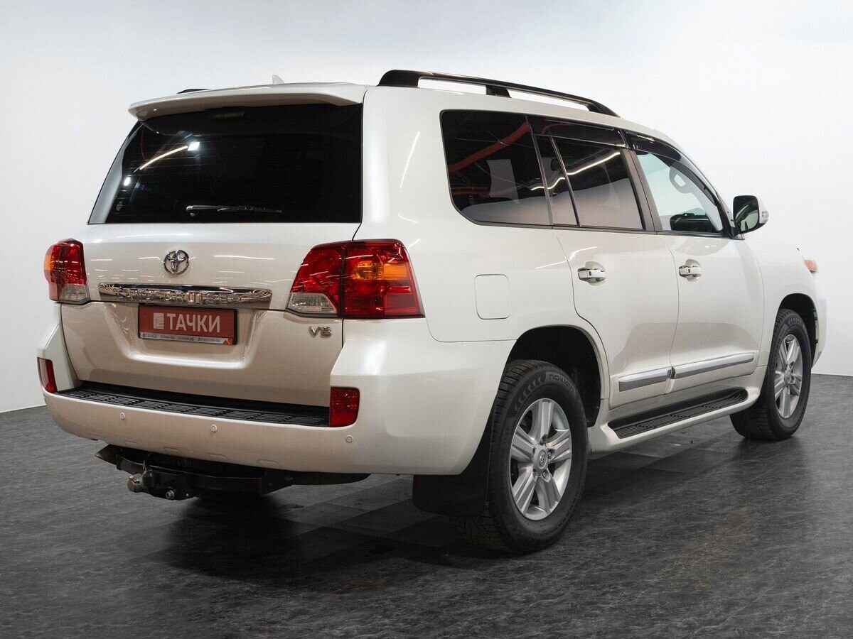 Toyota Land Cruiser 2013 - фото автомобиля