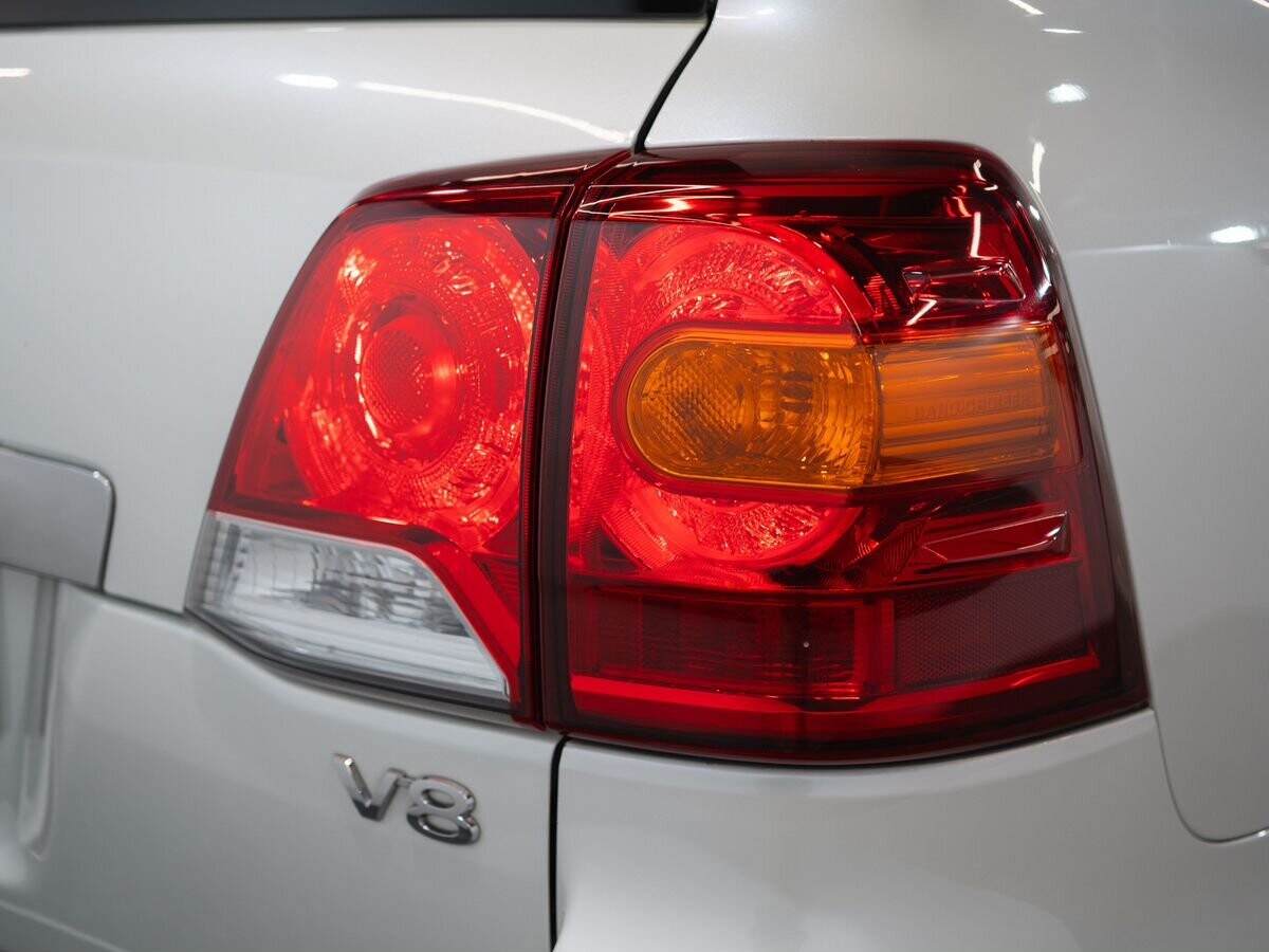 Toyota Land Cruiser 2013 - фото автомобиля