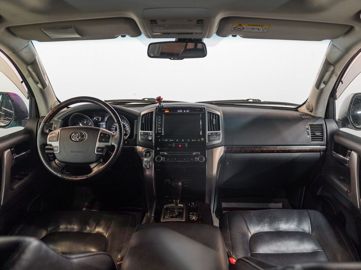 Toyota Land Cruiser 2013 - фото автомобиля