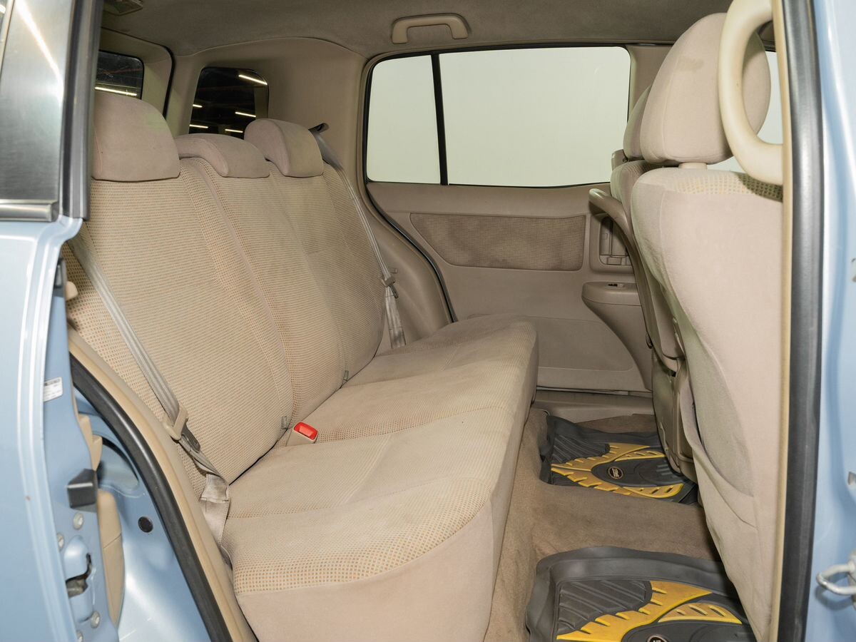 Toyota Raum 2003 - фото автомобиля