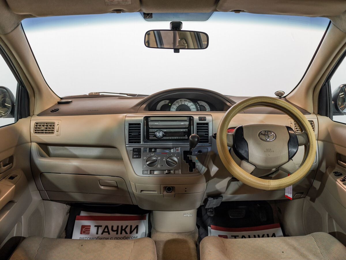 Toyota Raum 2003 - фото автомобиля