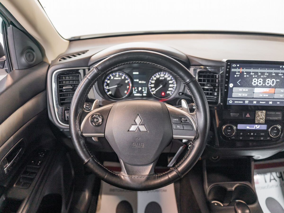 Mitsubishi Outlander 2012 - фото автомобиля