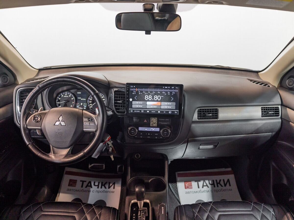 Mitsubishi Outlander 2012 - фото автомобиля