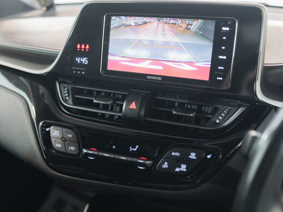 Toyota C-HR 2017 - фото автомобиля