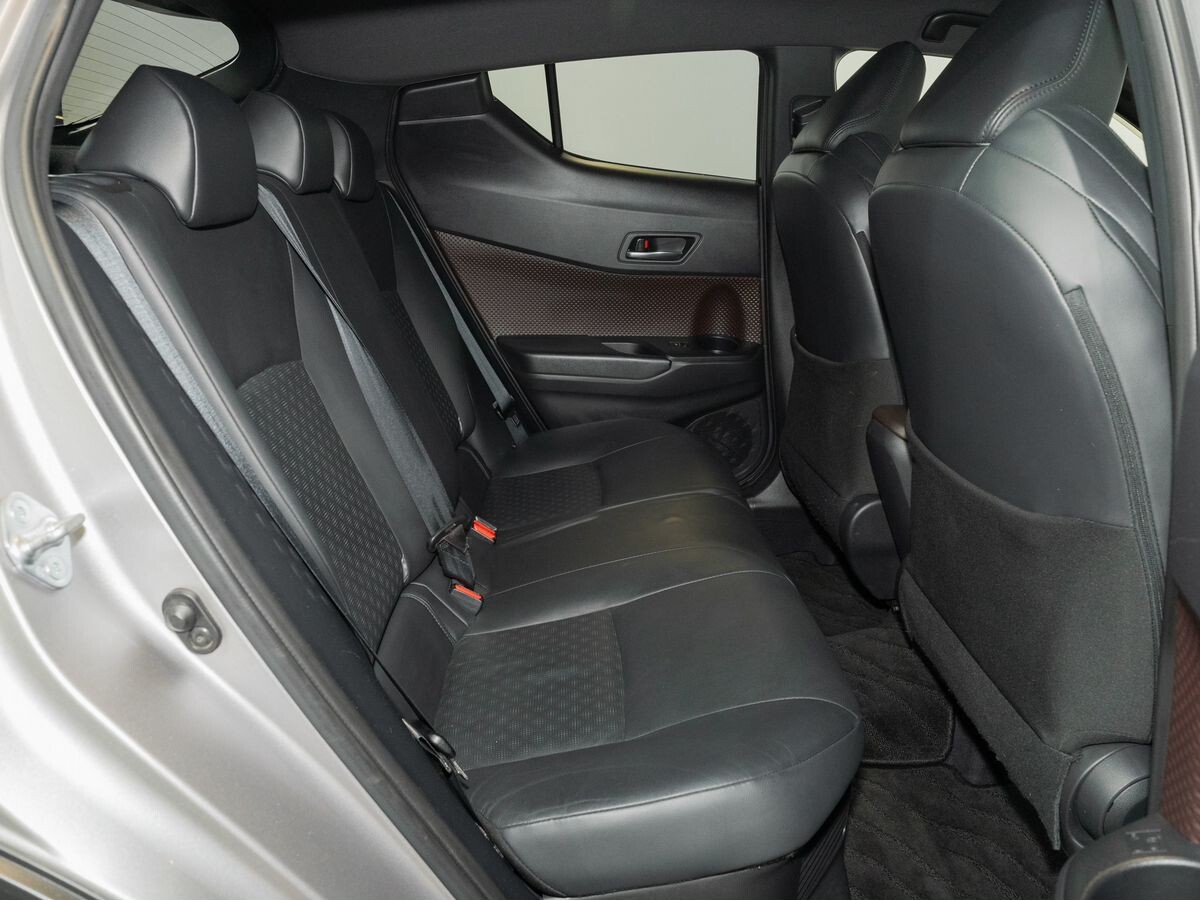 Toyota C-HR 2017 - фото автомобиля