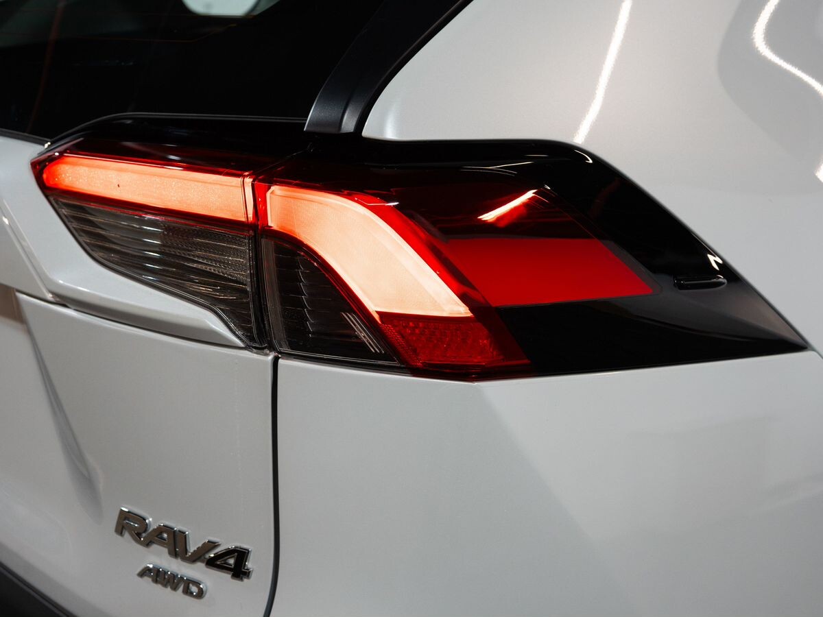 Toyota RAV4 2025 - фото автомобиля