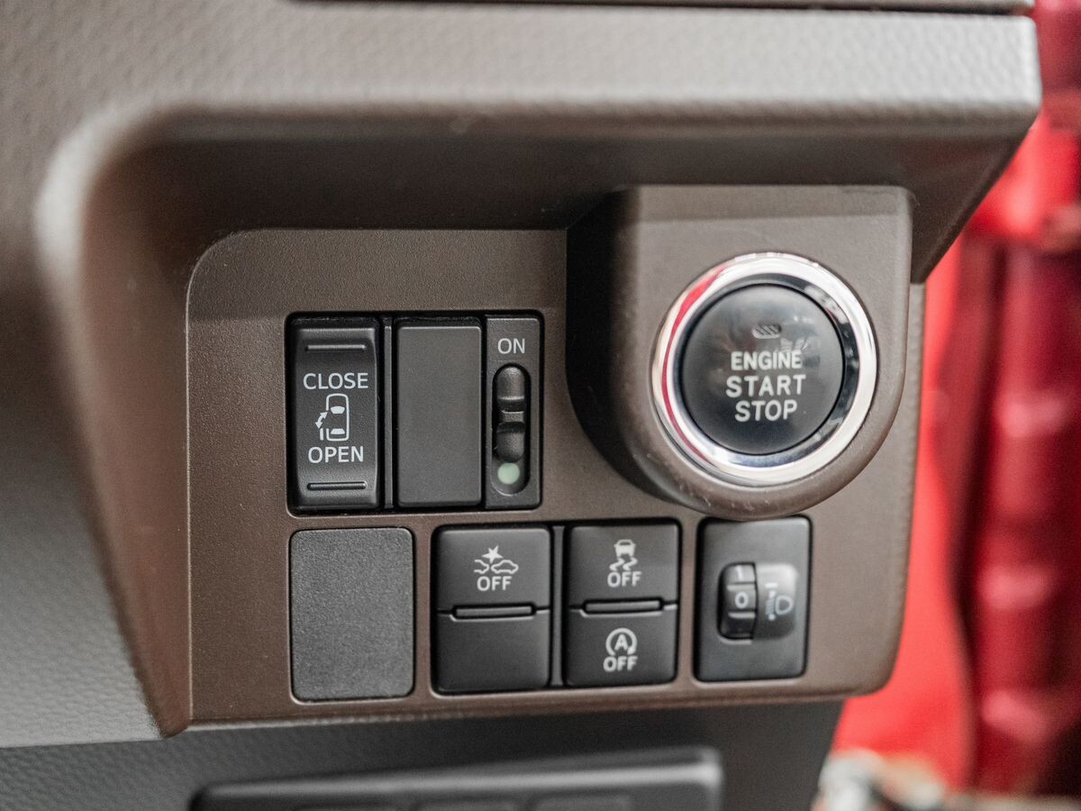 Toyota Roomy 2017 - фото автомобиля