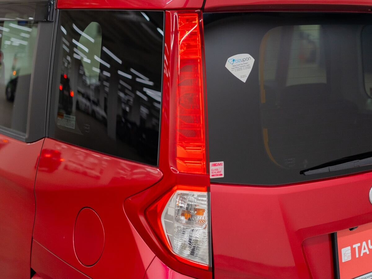 Toyota Roomy 2017 - фото автомобиля