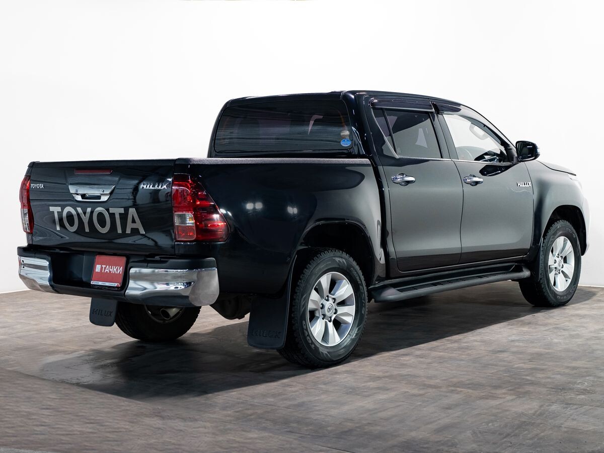 Toyota Hilux 2018 - фото автомобиля