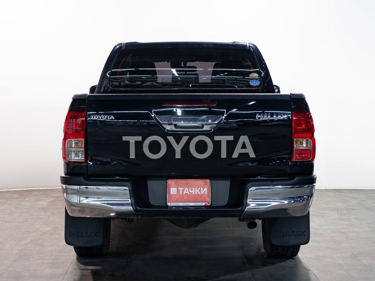 Toyota Hilux 2018 - фото автомобиля