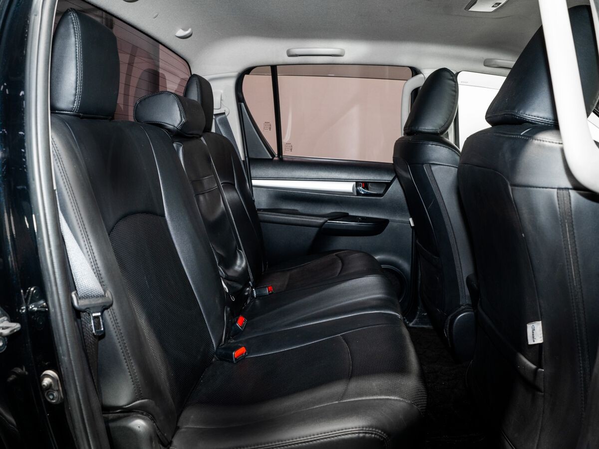 Toyota Hilux 2018 - фото автомобиля