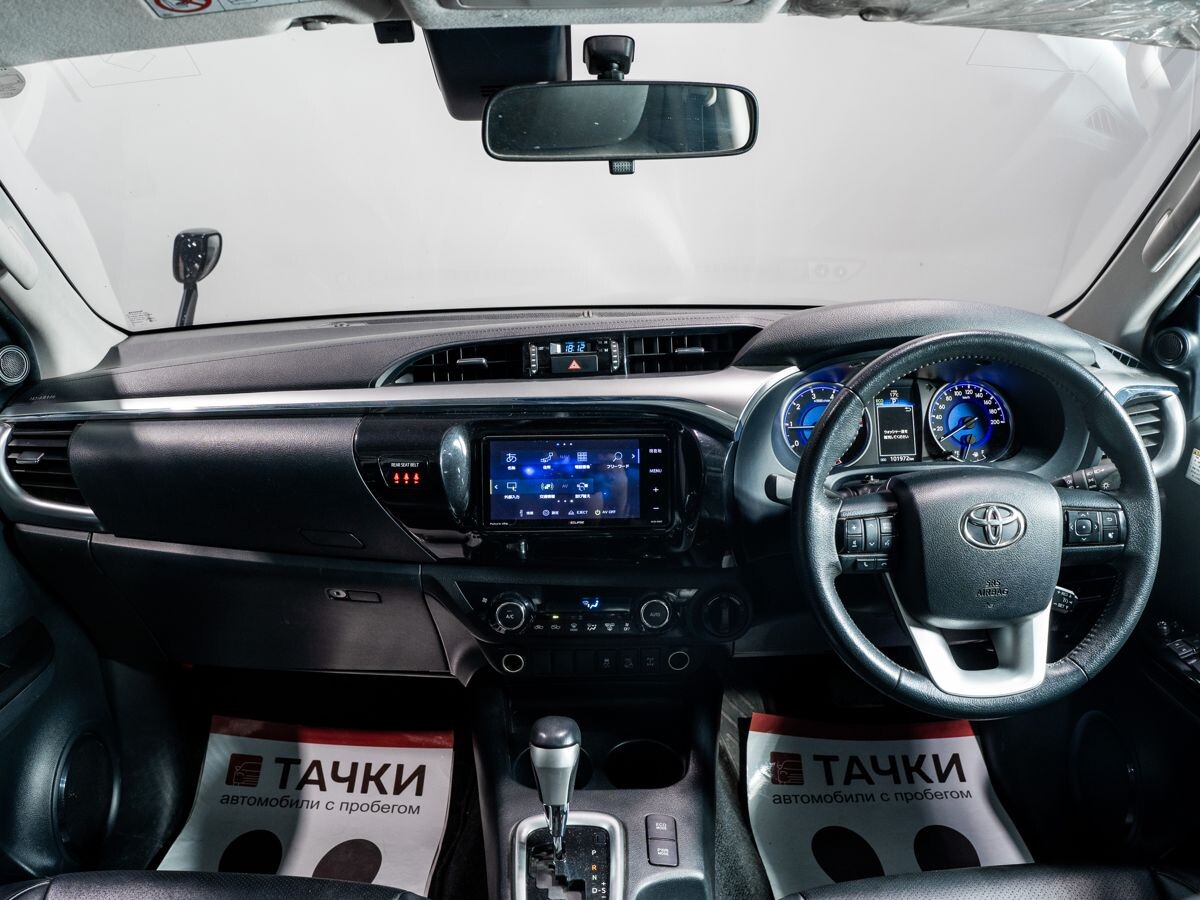 Toyota Hilux 2018 - фото автомобиля