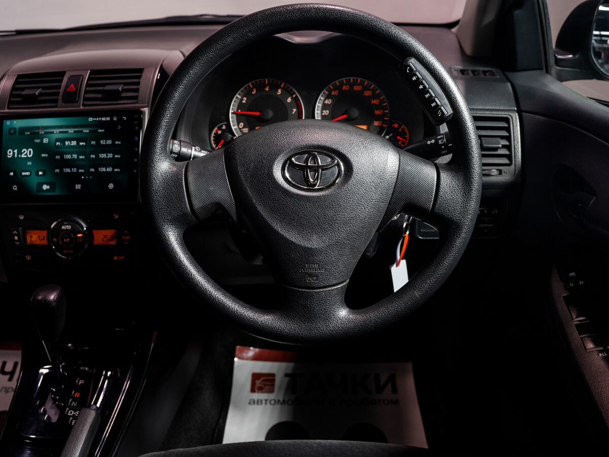 Toyota Corolla 2010 - фото автомобиля