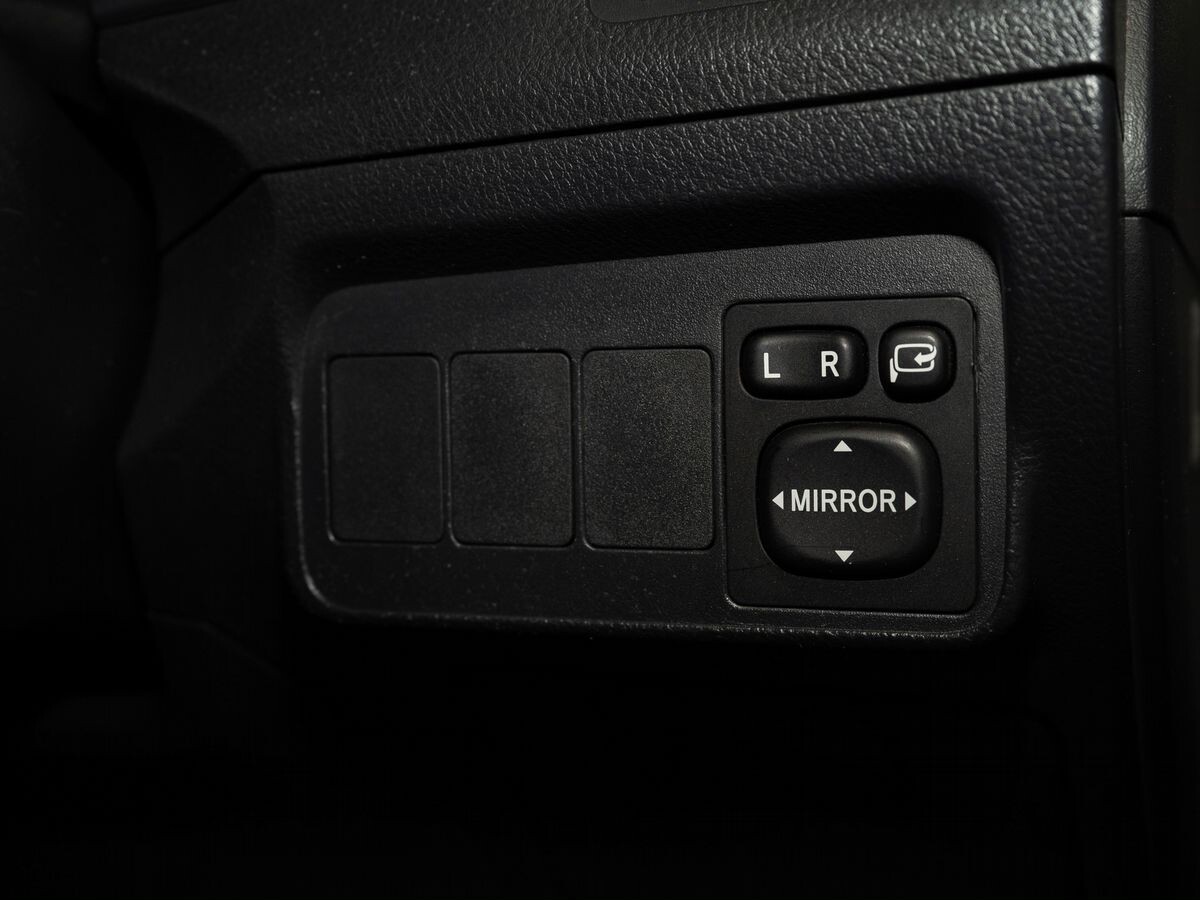 Toyota Corolla 2010 - фото автомобиля