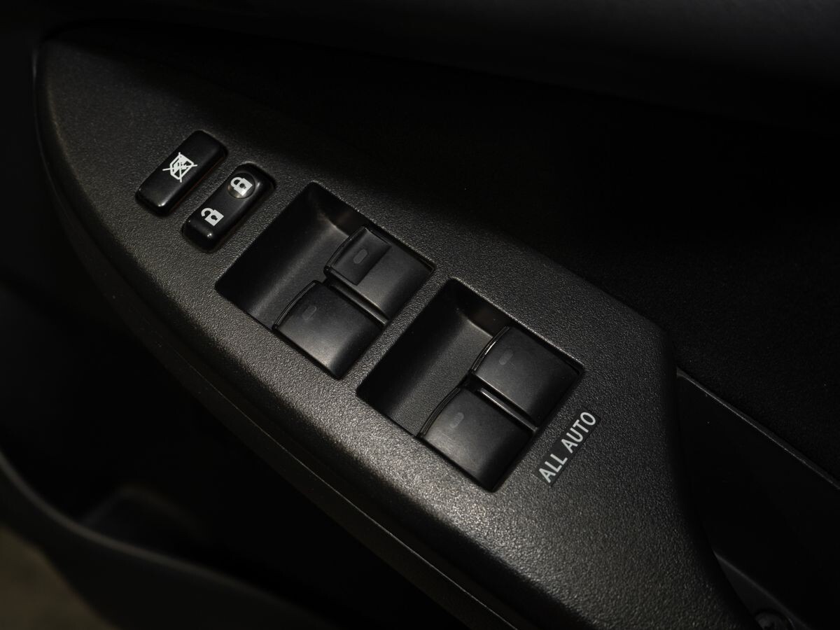 Toyota Corolla 2010 - фото автомобиля