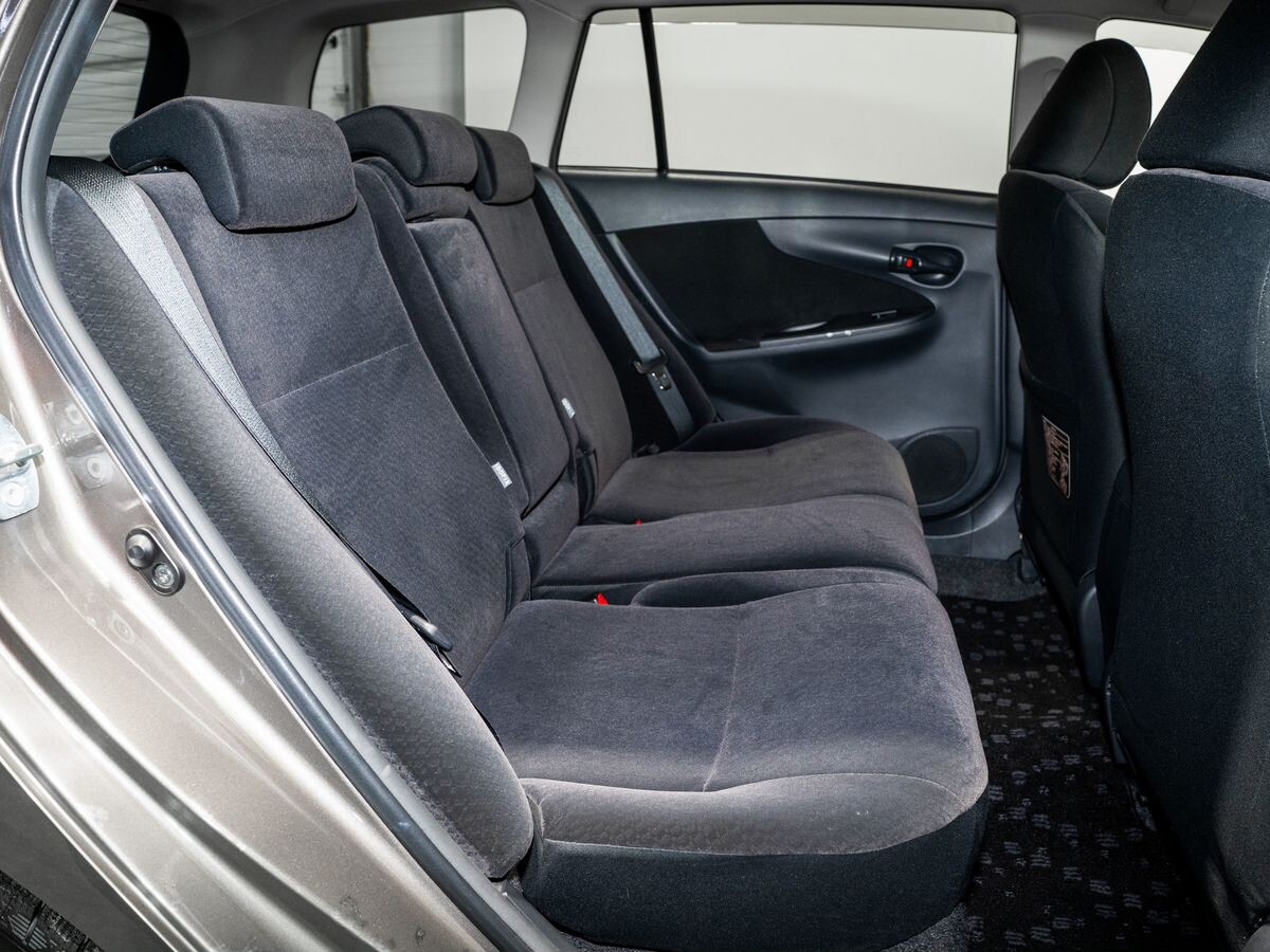 Toyota Corolla 2010 - фото автомобиля