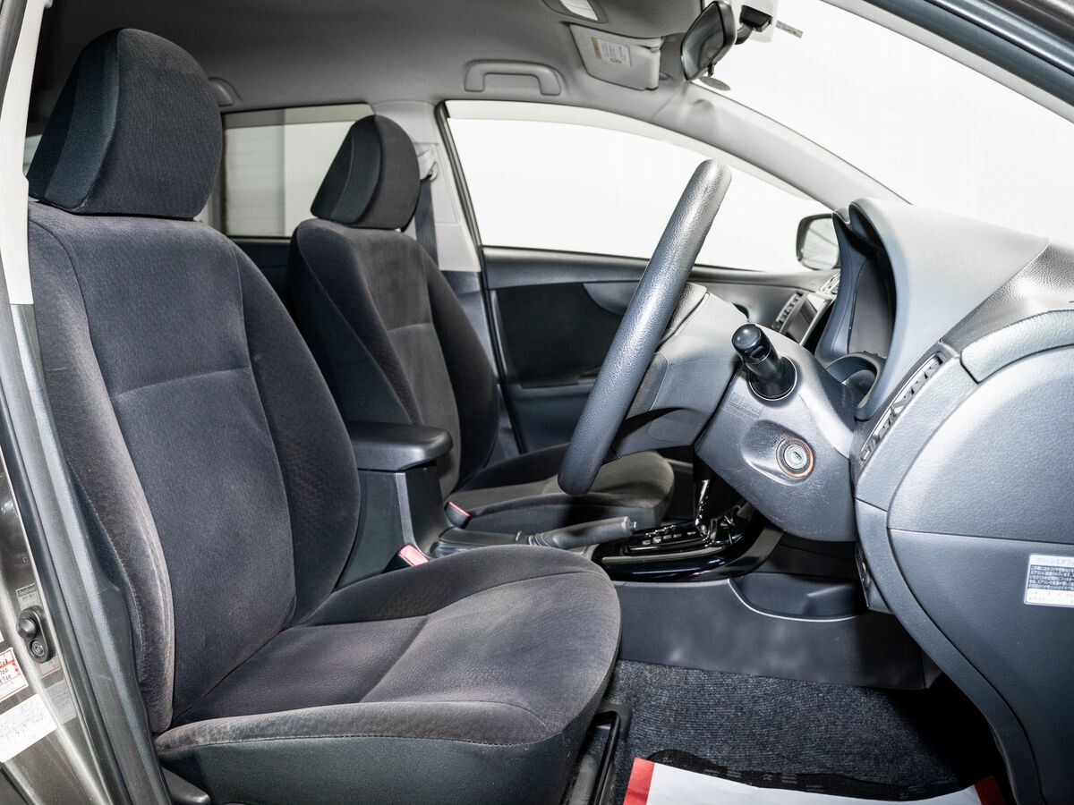 Toyota Corolla 2010 - фото автомобиля