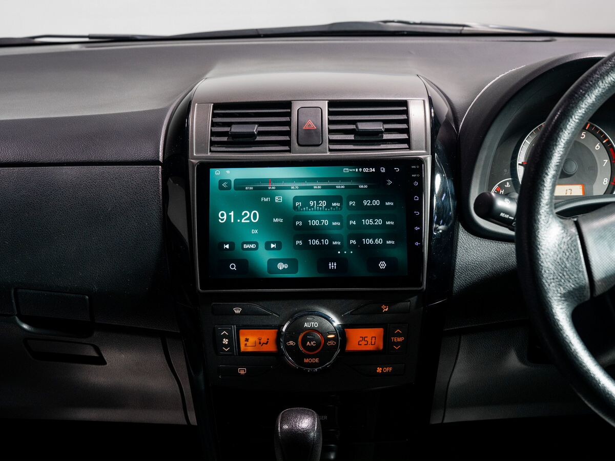 Toyota Corolla 2010 - фото автомобиля