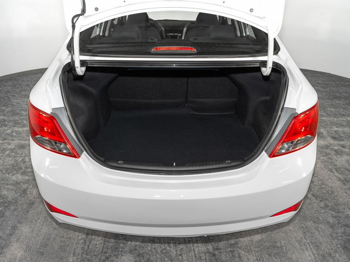 Hyundai Solaris 2015 - фото автомобиля