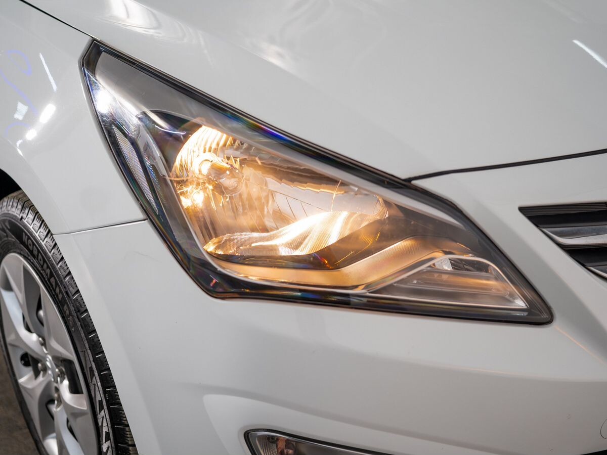 Hyundai Solaris 2015 - фото автомобиля