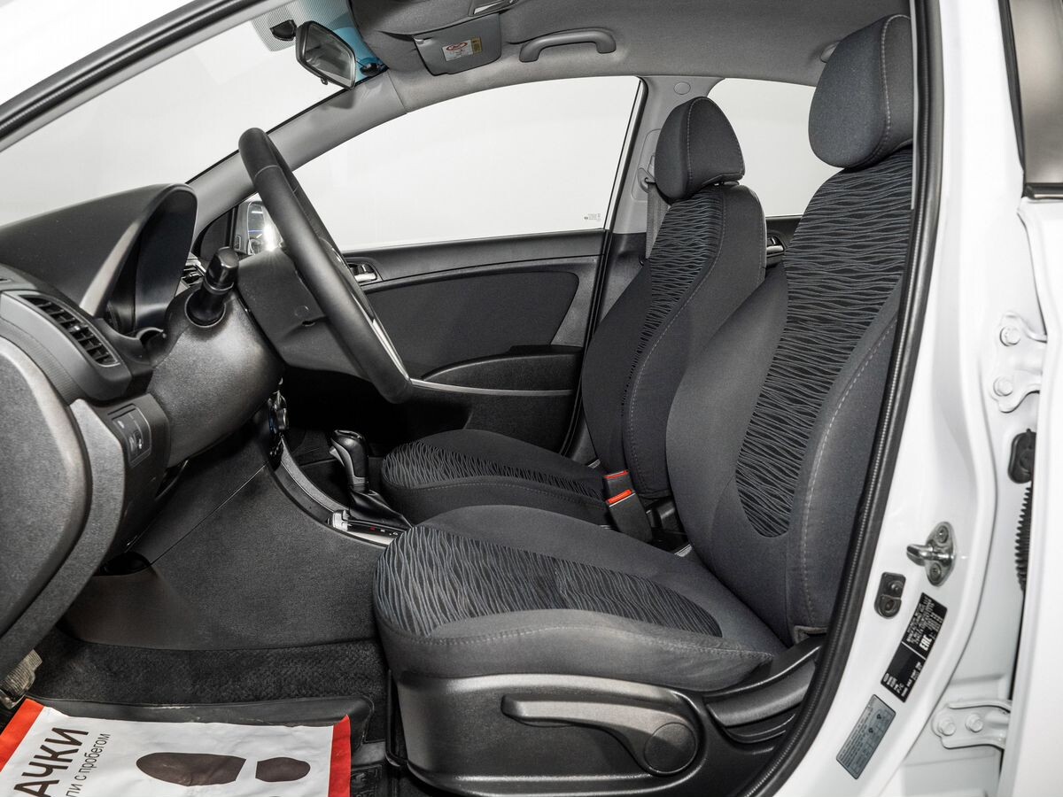 Hyundai Solaris 2015 - фото автомобиля