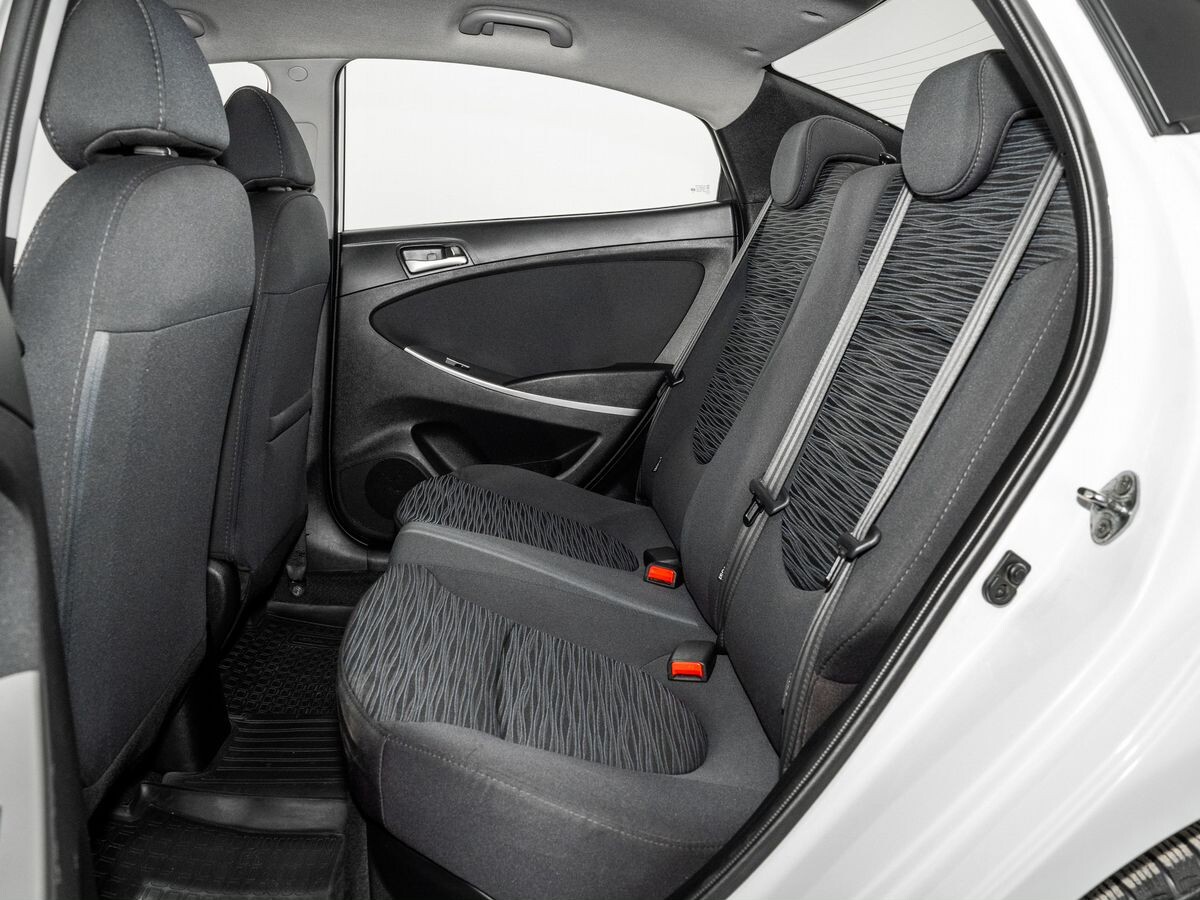 Hyundai Solaris 2015 - фото автомобиля