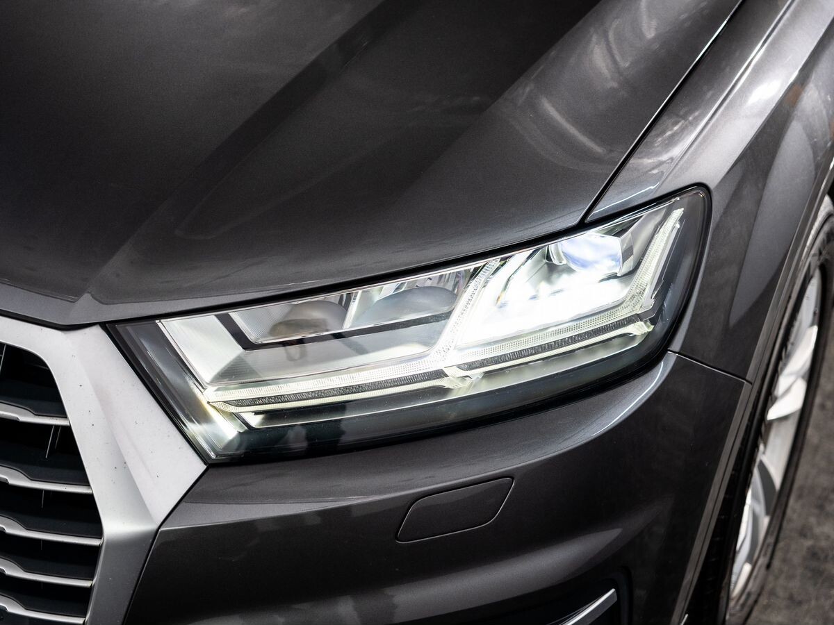 Audi Q7 2019 - фото автомобиля