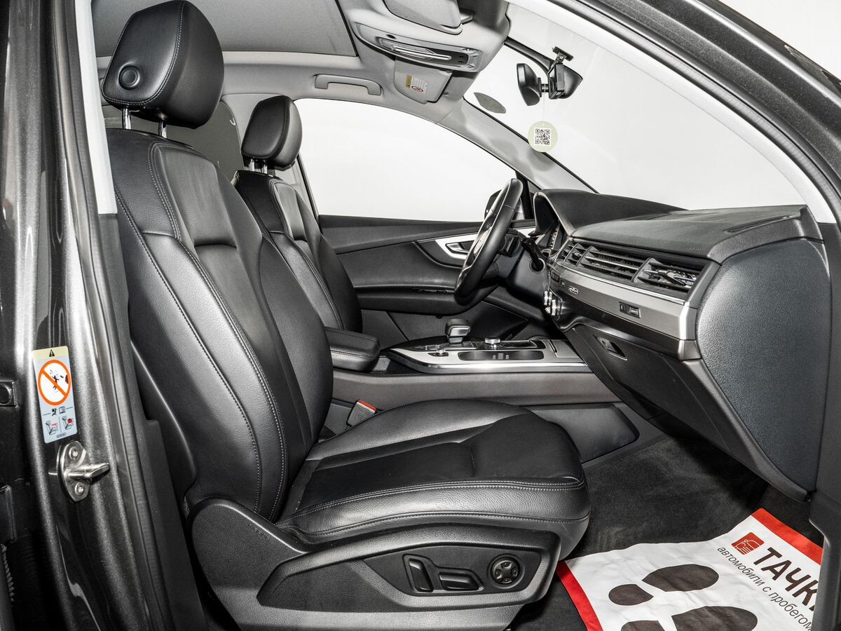 Audi Q7 2019 - фото автомобиля