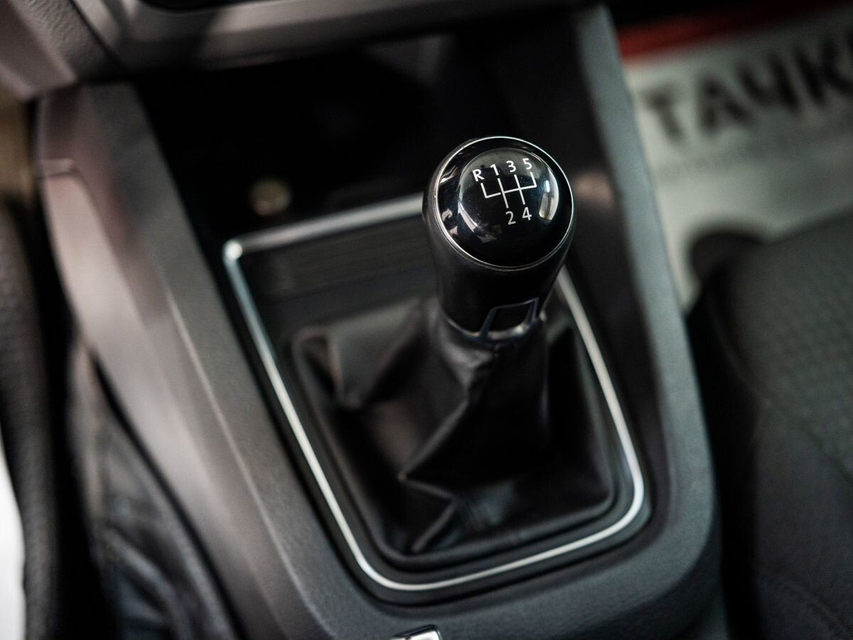 Volkswagen Jetta 2017 - фото автомобиля