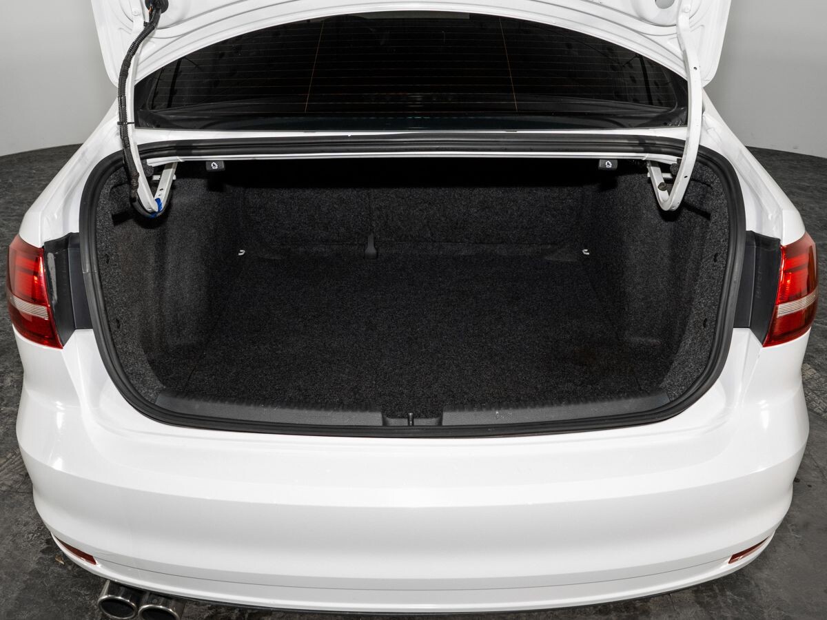 Volkswagen Jetta 2017 - фото автомобиля