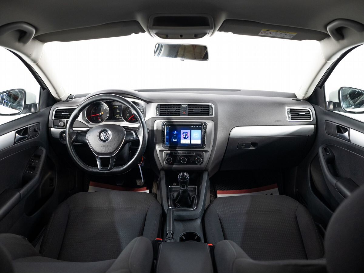 Volkswagen Jetta 2017 - фото автомобиля