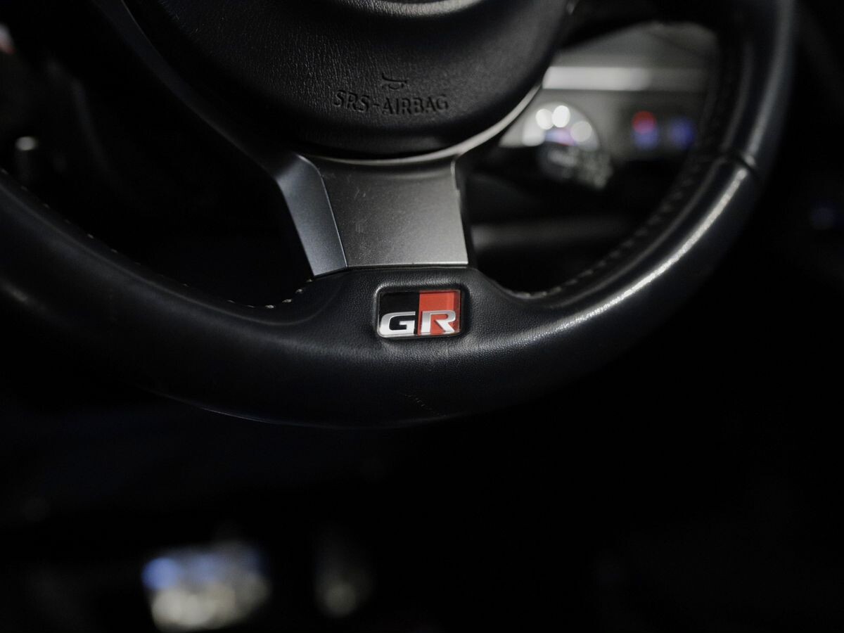 Toyota Harrier 2019 - фото автомобиля