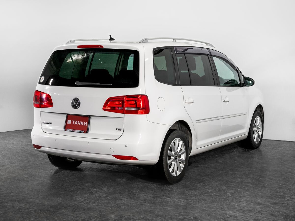 Volkswagen Touran 2011 - фото автомобиля