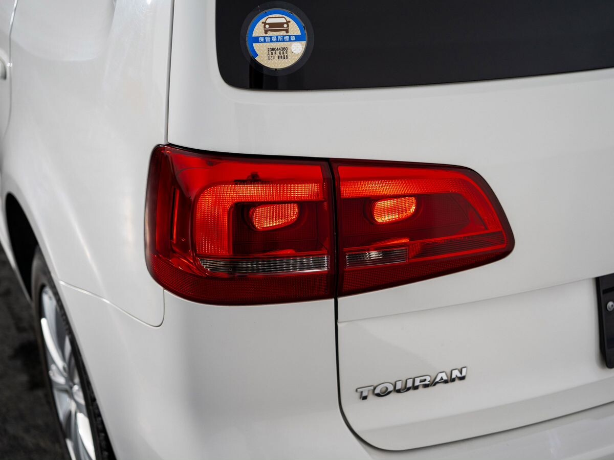 Volkswagen Touran 2011 - фото автомобиля