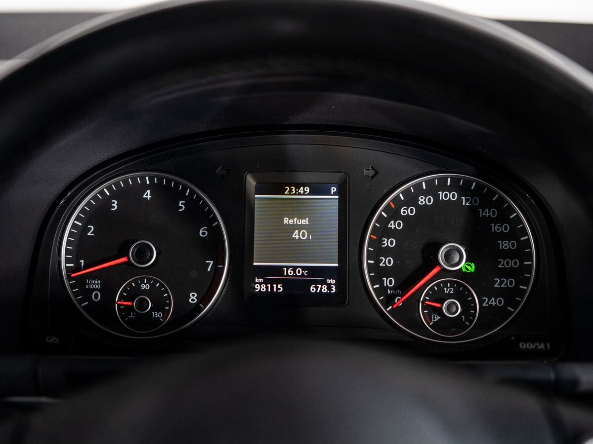 Volkswagen Touran 2011 - фото автомобиля