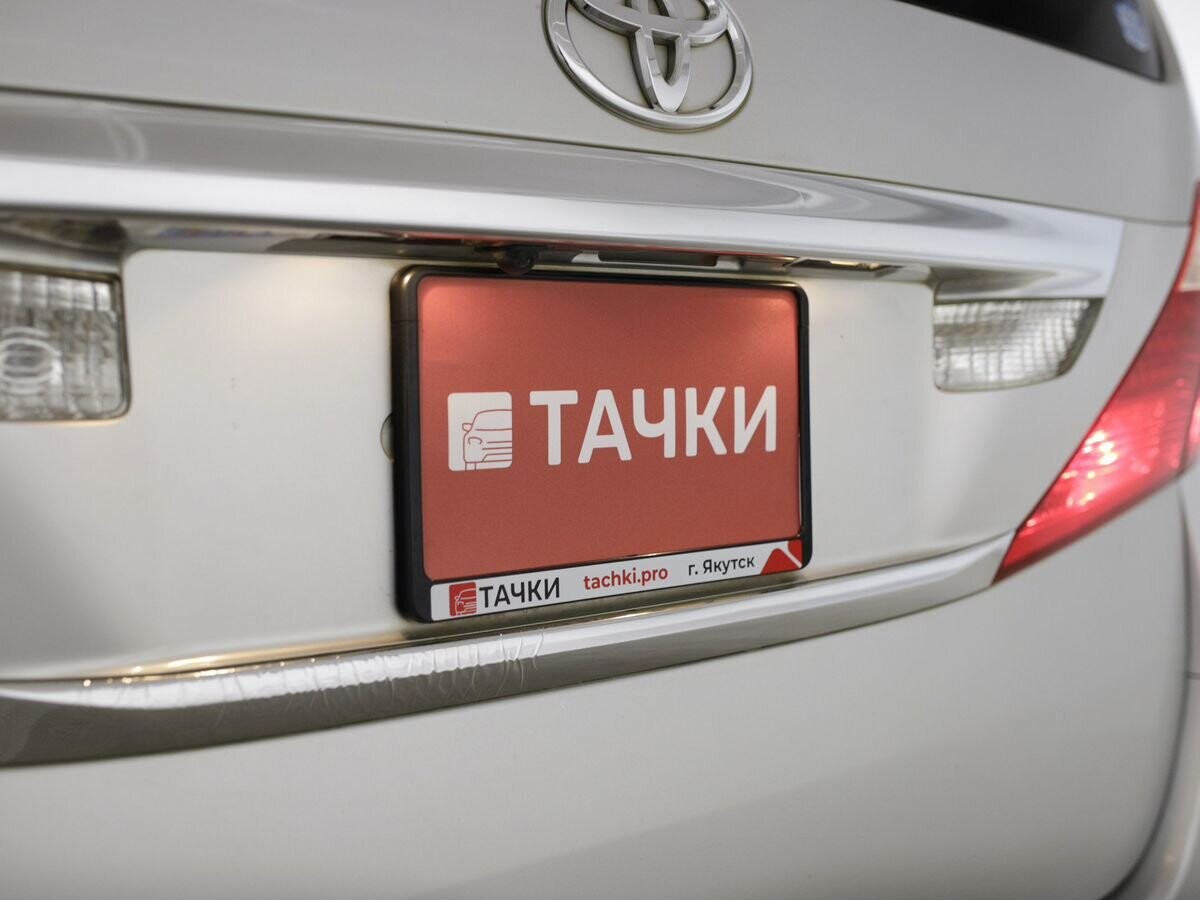 Toyota Alphard 2010 - фото автомобиля