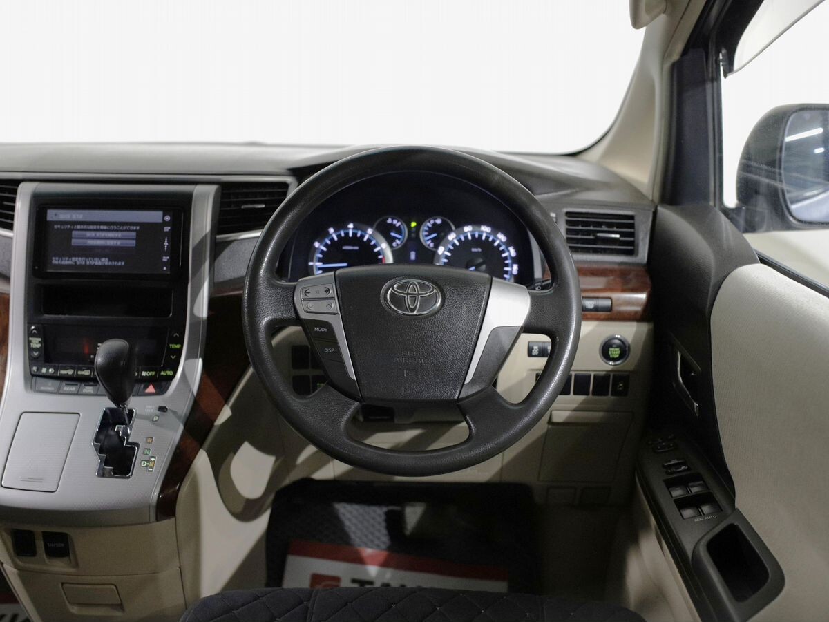 Toyota Alphard 2010 - фото автомобиля