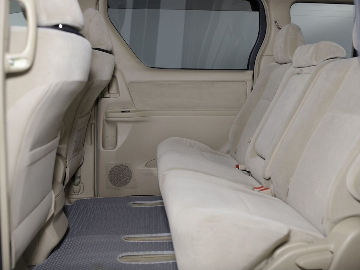 Toyota Alphard 2010 - фото автомобиля